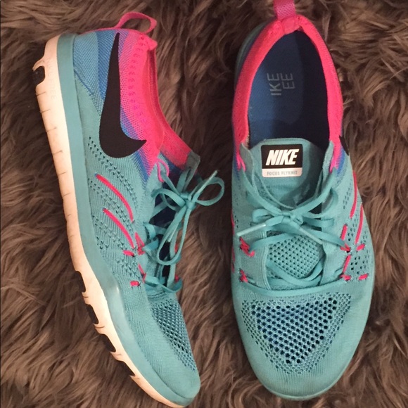 Nike Shoes - Nike Free | Women’s Sz. 10